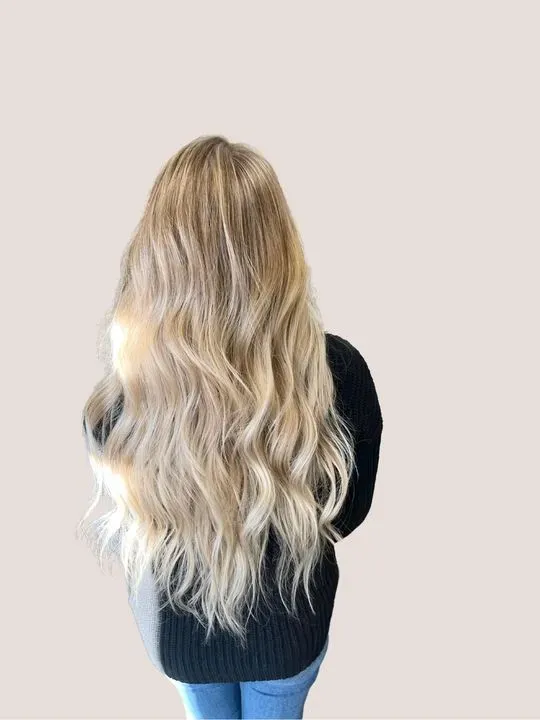 https://cdn.salonspotlight.com/photos/EkL4VHxasNX0YECXeloD/e2cd09d6-2da7-4fce-869a-3a71a73d08f2_720x720