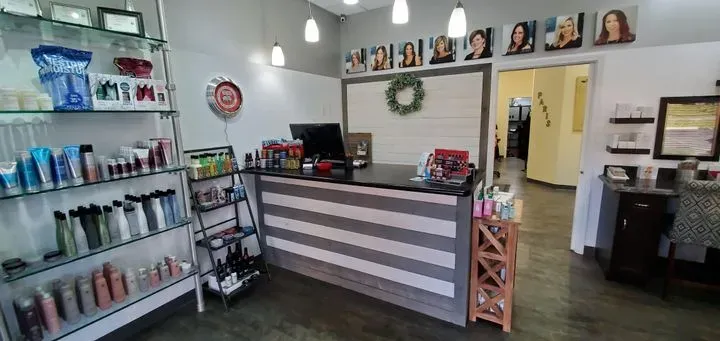 https://cdn.salonspotlight.com/photos/Ekcie1PuYBIdE8y0chWr/1e72129a-ae07-4c1d-bc17-0565f35c6760_720x720