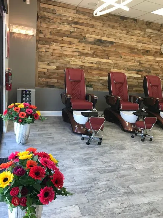 https://cdn.salonspotlight.com/photos/ElAqfGlp4ytwTFzt3R8Y/416c6796-05a0-4add-8900-1cb9f6fb76af_720x720