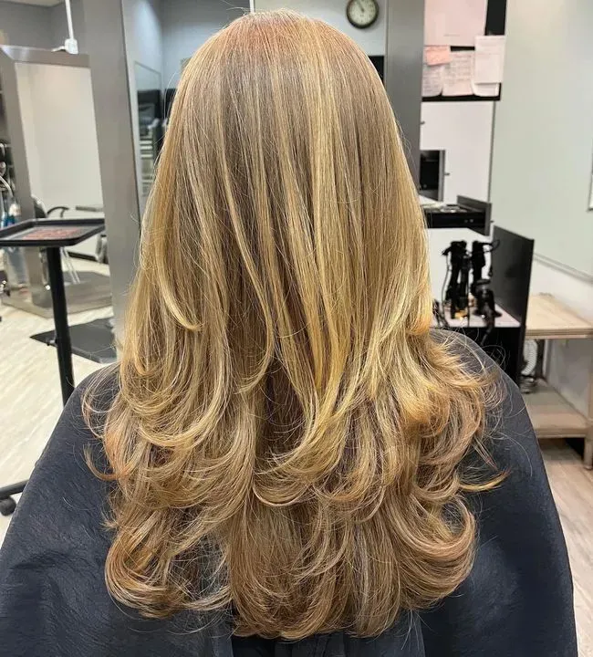 https://cdn.salonspotlight.com/photos/ElBmWTu3x2vP55j7VdBX/72031aca-0cac-40f9-a6f3-2b5263ebf81b_720x720