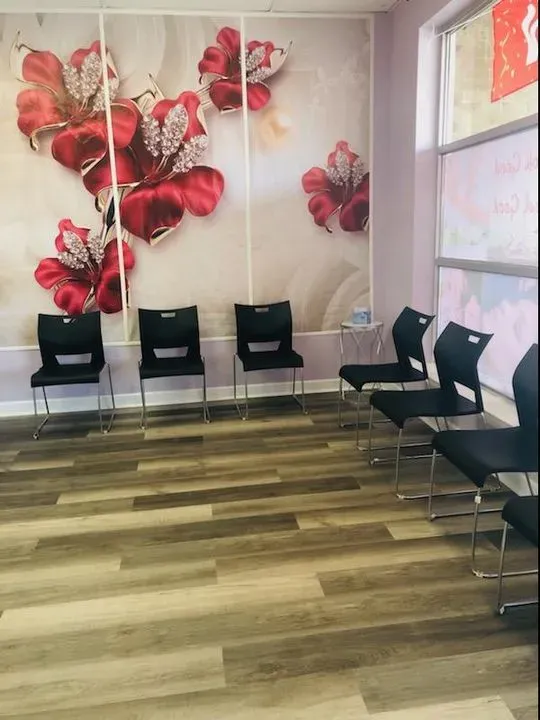 https://cdn.salonspotlight.com/photos/EnJhY0c33cbKWM7BtI1t/43a3de95-9959-4fd5-b04a-5825ce0147a0_720x720