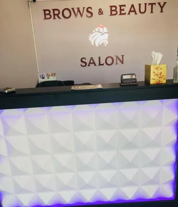 https://cdn.salonspotlight.com/photos/EnJhY0c33cbKWM7BtI1t/c24fd1fe-2e53-46da-9f50-e30df9ce6804_720x720