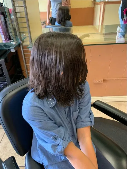 https://cdn.salonspotlight.com/photos/Eq5ZlXsQz1K8tC0EBud6/3bca34fc-cab8-419d-a273-03c753b015be_720x720
