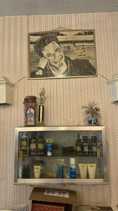 https://cdn.salonspotlight.com/photos/EtTH88R0e3mMkPDlbBeh/5e6a0856-4c16-4a09-8c21-133e744f720c_720x720