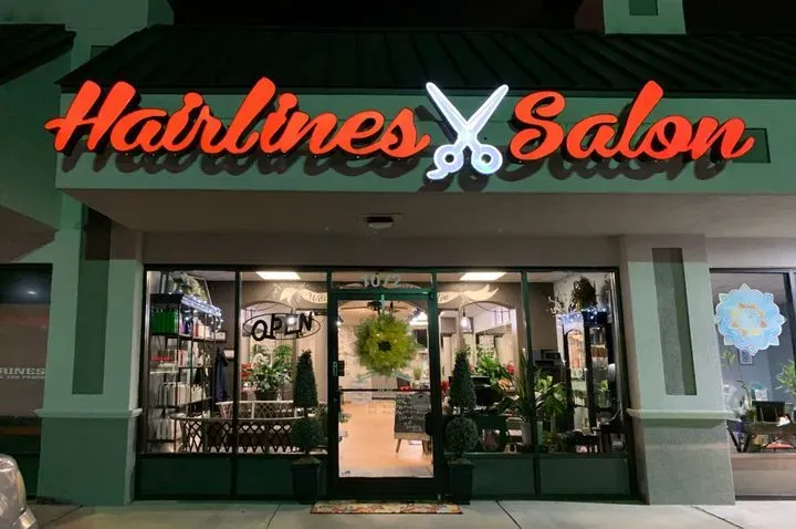 https://cdn.salonspotlight.com/photos/Ew0kOV0564mql8i8uSX3/4d4fc170-54bf-42f0-8997-49b8231f946d_720x720