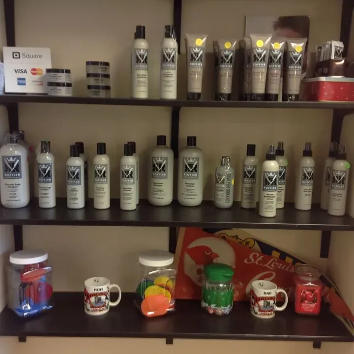 https://cdn.salonspotlight.com/photos/EwdmTAlYsY7C4hmGyC1d/0a78c004-6dbb-4f8a-b85e-1a38af0a7605_720x720