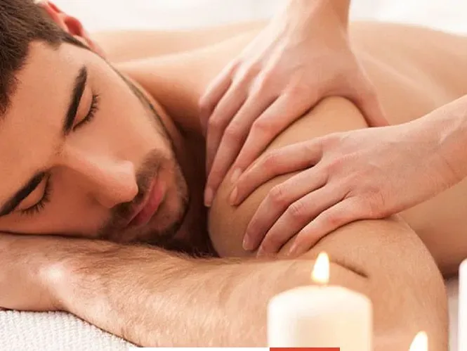 https://cdn.salonspotlight.com/photos/Ez0uA7BHnK3XqFlhwJhr/bbc6a1d8-6de1-4eca-a25c-1af10f28a8a9_720x720