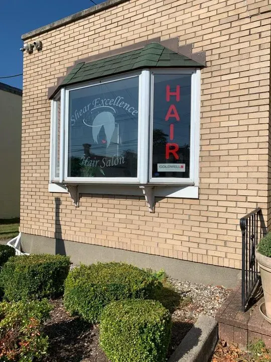 https://cdn.salonspotlight.com/photos/F0izMQC0SbXYBCtyLKwy/251b97b9-8526-42b9-99be-ed0aaf961553_720x720