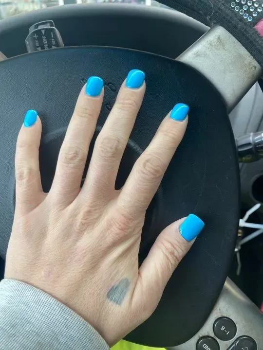 https://cdn.salonspotlight.com/photos/F1IHYkpkkhMNE38W4zmm/68b53a91-7423-469a-80f7-a47bb3723c04_720x720