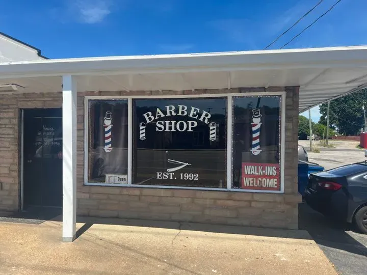 https://cdn.salonspotlight.com/photos/F1cKjyWgD7AywfFFSKgw/96733e4f-2fa4-4b9b-a79c-58f42add8366_720x720