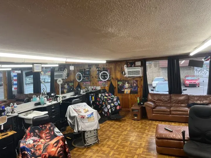 https://cdn.salonspotlight.com/photos/F1cKjyWgD7AywfFFSKgw/aff17e5f-4040-470f-970e-626baefc489f_720x720
