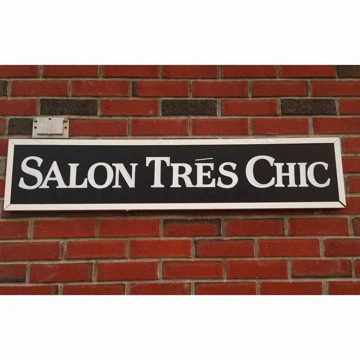 https://cdn.salonspotlight.com/photos/F7dq9lkmcBHC6cXFuhNg/93fea215-2ba1-4e0d-95af-adf3e8c7d647_720x720