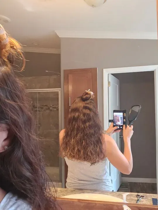https://cdn.salonspotlight.com/photos/F9v2aZEtPNyJu0YNPB4q/484362ed-9311-4b89-a13f-14c666d40ac5_720x720