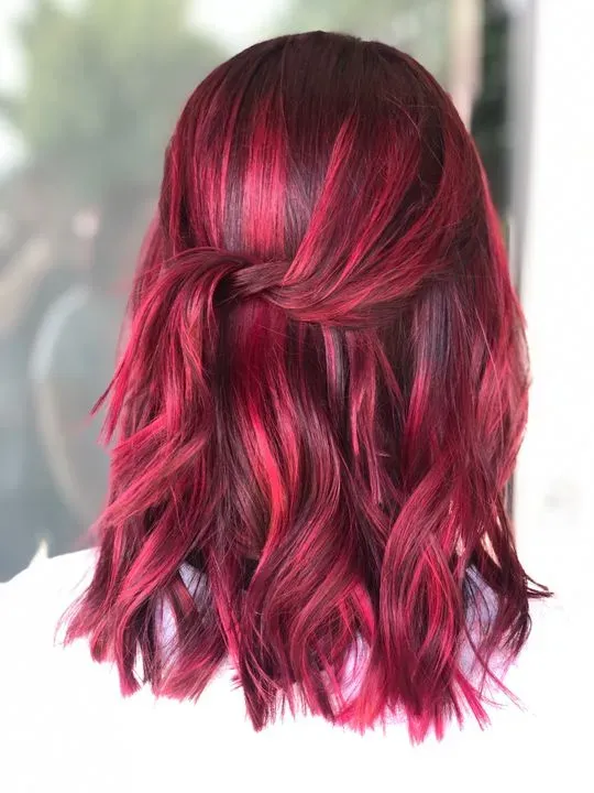 https://cdn.salonspotlight.com/photos/FBg57JFrQJXECWlH0b5p/fc20da7c-0a04-45d1-8de0-4d252d7505e9_720x720
