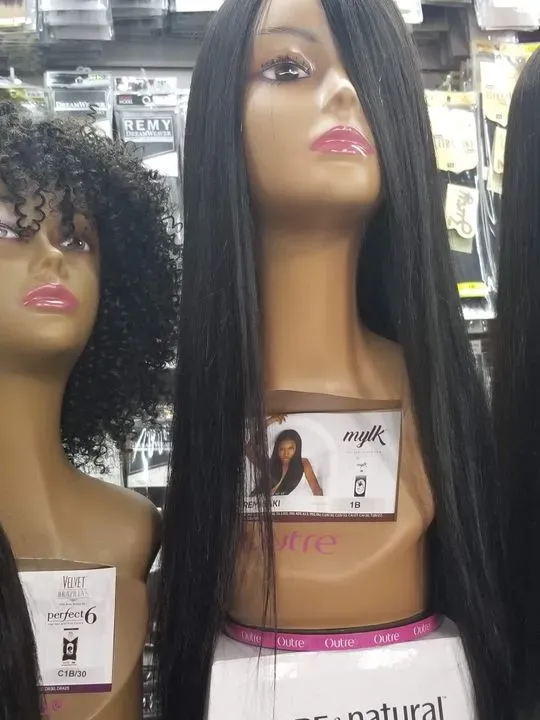 https://cdn.salonspotlight.com/photos/FDOCYESsLiuxRQm3hkqM/2d27bbf0-57c3-415a-9df1-4099682a8680_720x720