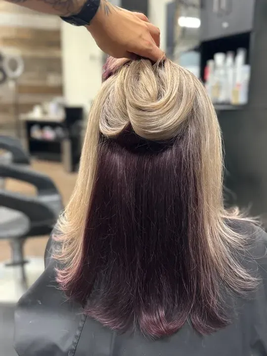 https://cdn.salonspotlight.com/photos/FIEFk51wIgYMyPCo2ayM/89bbf92c-c7e2-43aa-8da8-1d64974b740e_720x720