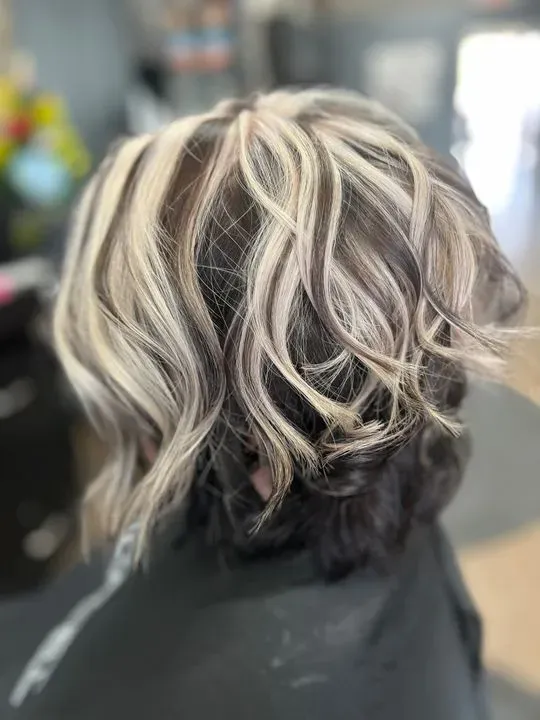 https://cdn.salonspotlight.com/photos/FIEFk51wIgYMyPCo2ayM/b2d6668c-78c8-4794-a56e-25e9490d299a_720x720