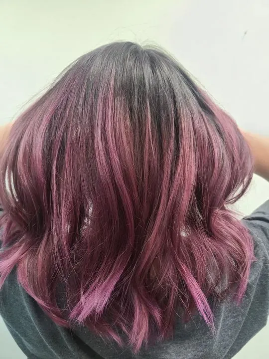 https://cdn.salonspotlight.com/photos/FJ1JVVuwOBZLeNPksySe/2006b399-e2a9-4204-b60f-73e5f906b54e_720x720