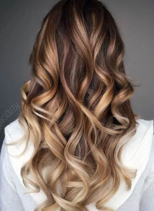 https://cdn.salonspotlight.com/photos/FJHcditEDwD3gWqbb3fA/c34f0431-7e9b-4bcf-9c67-c72544402c9e_720x720