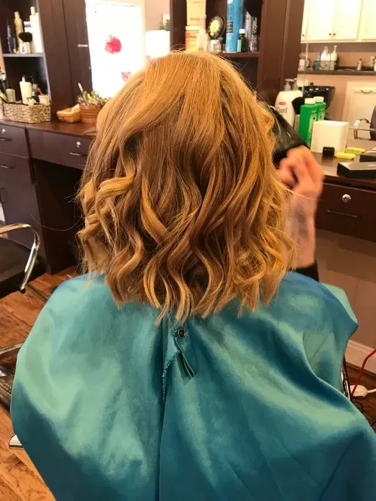 https://cdn.salonspotlight.com/photos/FJzEVAu7P75YHrfqqbGP/fb6cc2f2-db8a-4500-9671-855b33d7e62a_720x720