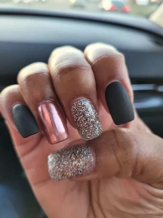 https://cdn.salonspotlight.com/photos/FL0m1A0ommX3cMA0ko9N/a438dfca-fbc2-4f2b-916c-5b31505a2c1b_720x720