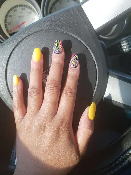 https://cdn.salonspotlight.com/photos/FL0m1A0ommX3cMA0ko9N/eefc6231-2777-49e1-a389-8be6323a5ba1_720x720