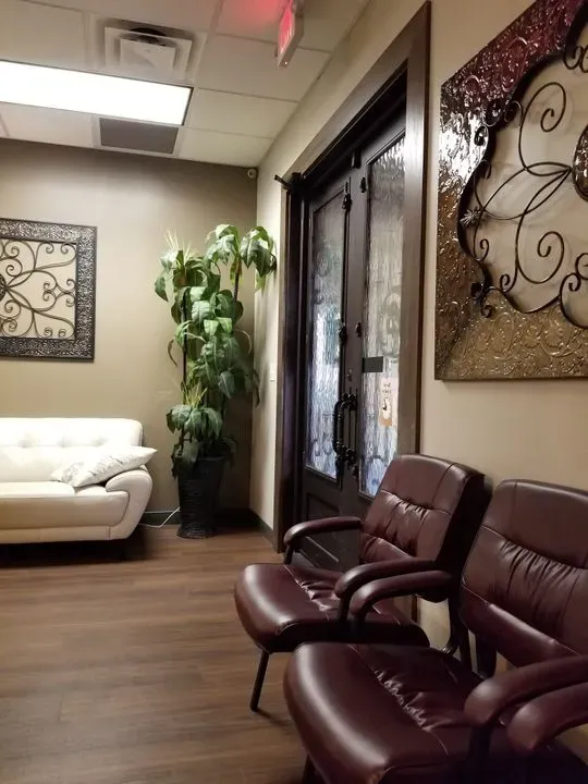 https://cdn.salonspotlight.com/photos/FN7eXjYK8jj9lvDhAZ9E/a75de9bc-64cf-4e2a-8e0a-d765311ab5c2_720x720