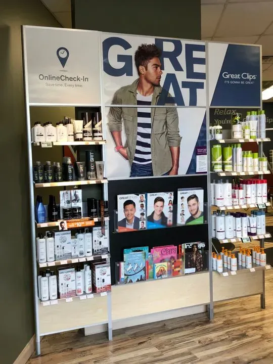 https://cdn.salonspotlight.com/photos/FN8fxg5SEHZVgbYOW1nI/66c5b4a9-3efe-4444-b80d-5ea23c80c8cd_720x720