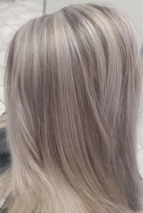 https://cdn.salonspotlight.com/photos/FRIqr66tknK8ph87ugtO/e682a34f-e48b-4750-8632-567b5cef89fe_720x720