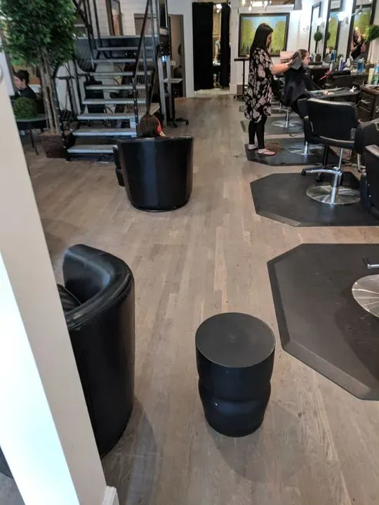https://cdn.salonspotlight.com/photos/FRVfNBc4KCu0PIcMIGdd/30b1e0c7-d9f4-43e5-827c-1b67bad9770e_720x720