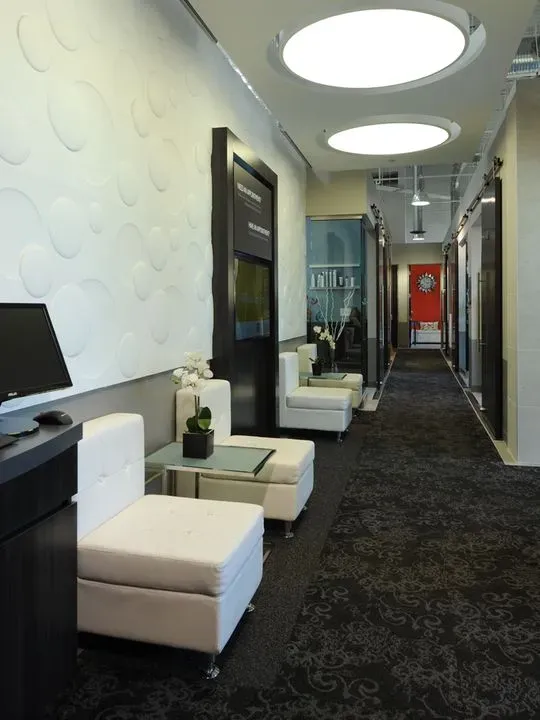 https://cdn.salonspotlight.com/photos/FRWLtTvzs95hqGd8r6zP/36db4bb2-913f-4749-ac84-047be5341bd5_720x720