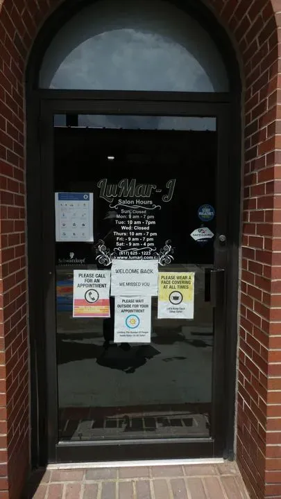 https://cdn.salonspotlight.com/photos/FTyWnN48qTTgVov5UdeW/1b23a712-3a70-4d7d-90d1-08313160f8f0_720x720