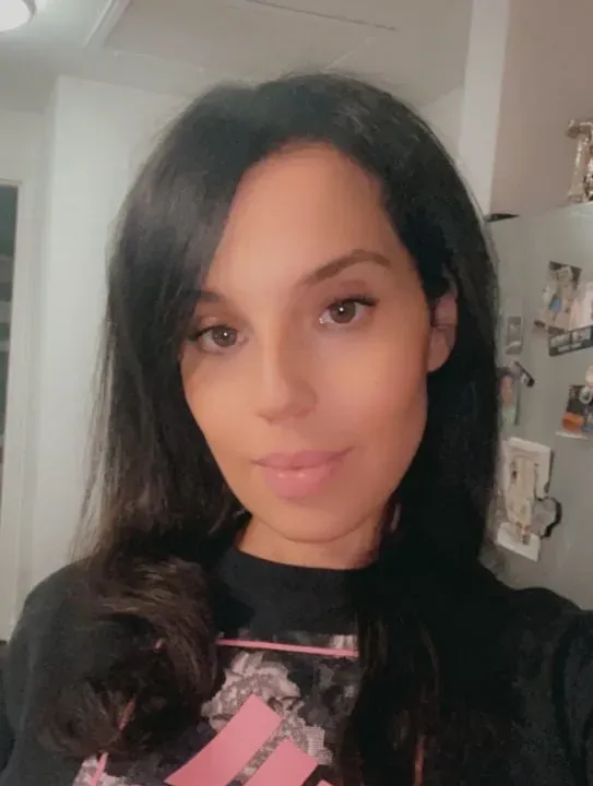 https://cdn.salonspotlight.com/photos/FViCf9fUsHEGCi5Jz6lE/a039eeb2-d438-4687-9b4c-b56aa198e6db_720x720