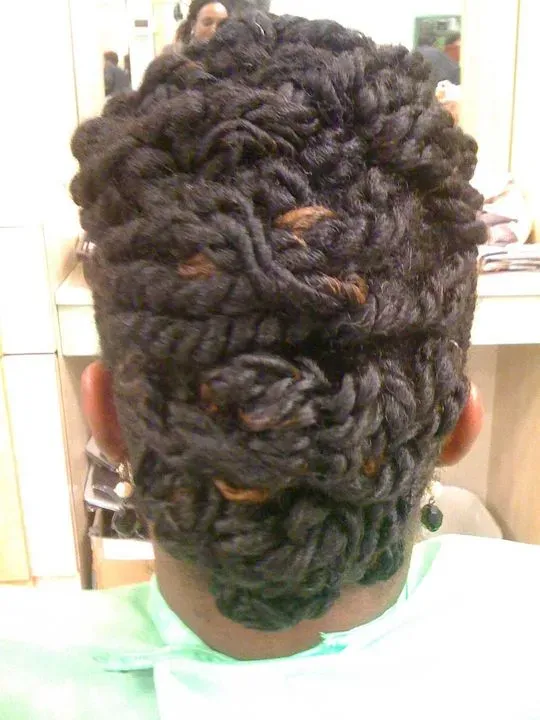 https://cdn.salonspotlight.com/photos/FYFcFOmoxokIAuICNoL5/271c5fba-7009-4666-9ab5-defe40f799f5_720x720