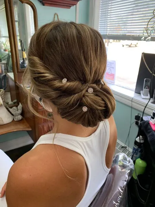 https://cdn.salonspotlight.com/photos/FZoKZBRxFQsWZLwYrooF/acb4371e-363d-42b4-ad40-bd1231c9cf87_720x720