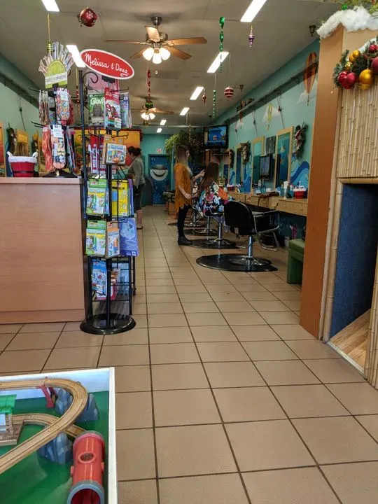 https://cdn.salonspotlight.com/photos/FbwMKd0KcAFQz15IdQxK/f6c81021-930d-41f6-b4d3-64505c8b2838_720x720