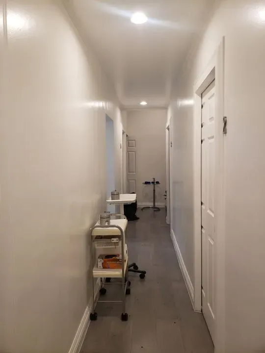 https://cdn.salonspotlight.com/photos/FcGiFOZVP1JyuafKbHYf/1de65573-57bf-432d-aede-de2ffc85cc59_720x720