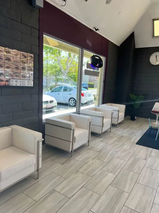 https://cdn.salonspotlight.com/photos/FctvxDBTDvgADkZkqrnd/3b2a4ab1-b0dc-4fbf-87c6-bbb8e5d0dd17_720x720