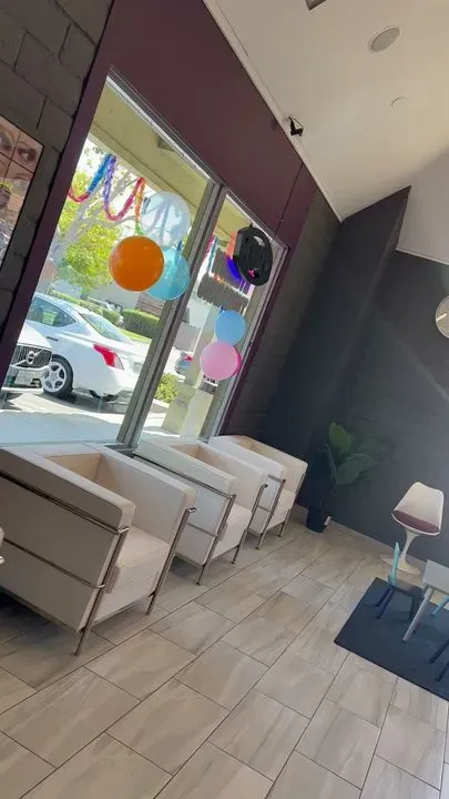 https://cdn.salonspotlight.com/photos/FctvxDBTDvgADkZkqrnd/d872791b-a3c5-4b9e-9c29-77fc7a69f186_720x720
