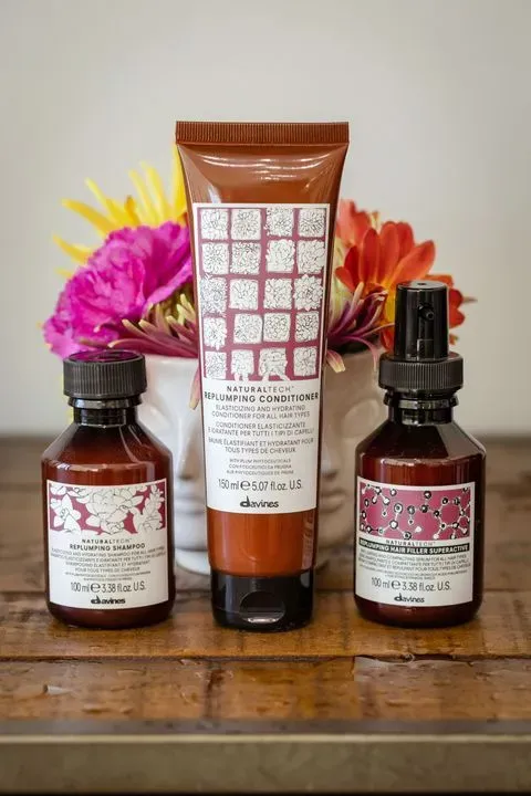 https://cdn.salonspotlight.com/photos/FeUhdMuZFeFmSsziKyrJ/a32785eb-c8b4-49be-85d2-c13c53bc077f_720x720