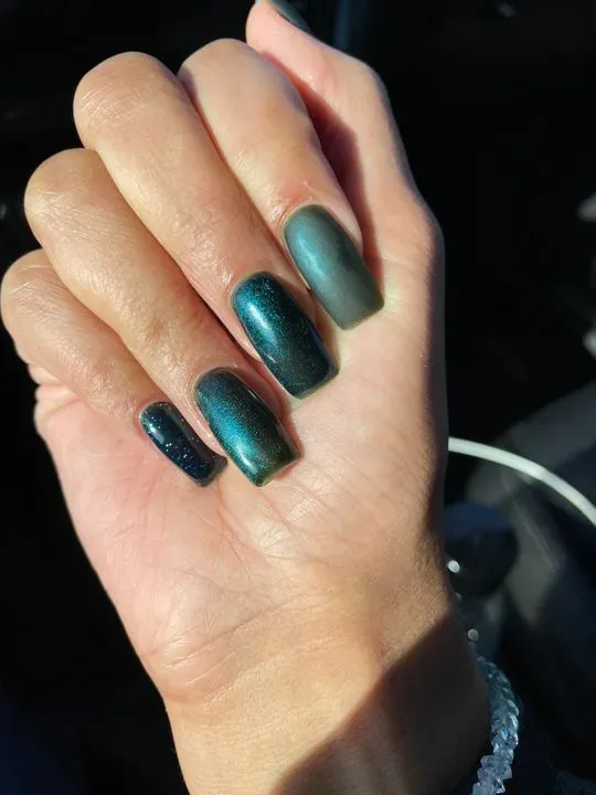 https://cdn.salonspotlight.com/photos/Fh3SLmbdPijQx9XxQHqf/4637dc49-f53f-4463-90dc-ec2f1d5d4114_720x720