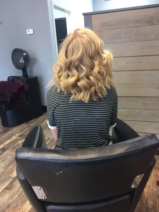 https://cdn.salonspotlight.com/photos/Fh7eEGedel0dNsGhfHRl/2a7d26b7-11db-4d3e-a405-bba408ad6134_720x720