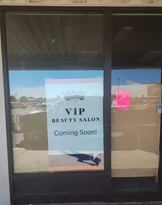 https://cdn.salonspotlight.com/photos/FmZoqRiNJGENtxI3lJJ4/514f12af-3cbf-45d8-ae9e-833dd9795bf8_720x720