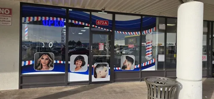 https://cdn.salonspotlight.com/photos/FmZoqRiNJGENtxI3lJJ4/c3b6b39f-e573-47dc-9750-41496ee8a47d_720x720