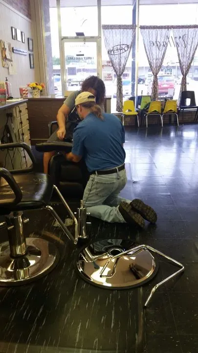 https://cdn.salonspotlight.com/photos/FoDQB8DQMgOOGjCShnEQ/31b7c144-93a4-4907-8a7f-fec51483ffe0_720x720