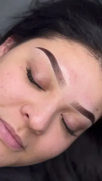 https://cdn.salonspotlight.com/photos/FoFObWVR6c55KEFyoXtN/61b1bba6-a3b9-403a-963b-c620062beea3_720x720