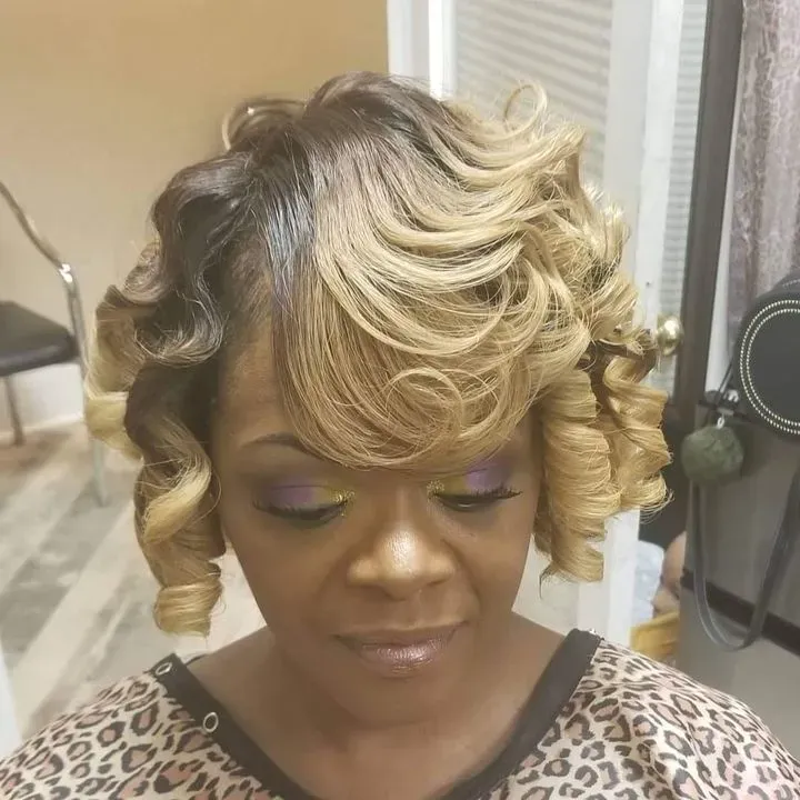 https://cdn.salonspotlight.com/photos/FryezPm0AUc4OWF9Ug3K/89f56e2a-1261-4574-9542-4c935a5f5ccf_720x720
