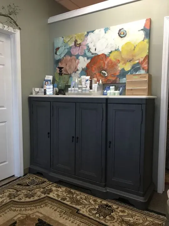 https://cdn.salonspotlight.com/photos/FsPozdcT3oSqVmm0b0XJ/43c539df-74ed-470a-bf65-fda2edc756e4_720x720