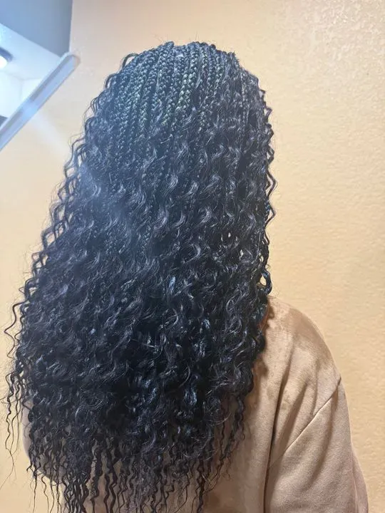 https://cdn.salonspotlight.com/photos/Fsay2xQp8z5XR5KS3gH6/449ed2c9-ee4b-450c-8553-1ce7c859f223_720x720