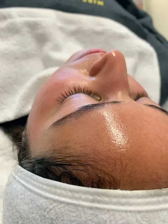 https://cdn.salonspotlight.com/photos/FuinISGLZFUoXajg24PB/2d23ee5e-0b48-4d38-b750-b027ff27454b_720x720